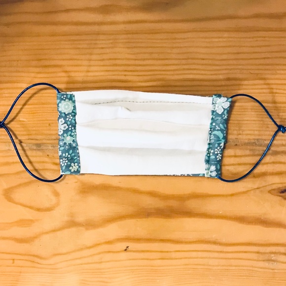 Kids Spring Flowers Cloth Pocket Mask - Picture 2 of 8